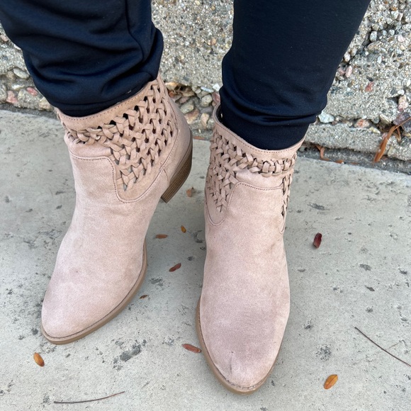 New beautiful braided tan bootie - Picture 8 of 9